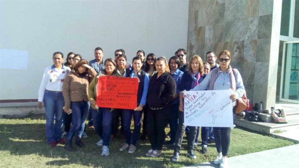 De nueva cuenta se manifiestan los teachers por falta de pagos