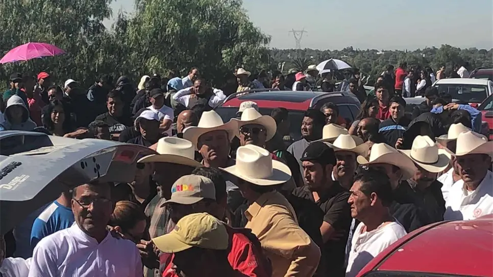 Impiden paso a productores sinaloenses rumbo a San Lázaro
