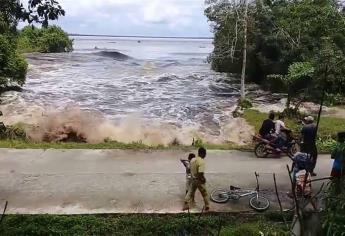 Tsunami por volcán en Indonesia deja tres muertos y 21 heridos