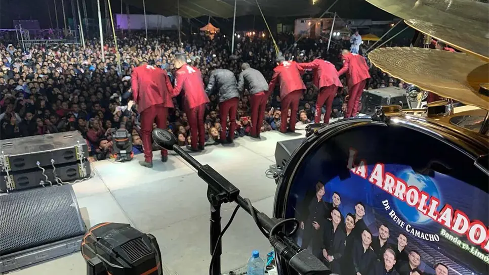 FOTO: Facebook | La Arrolladora Banda El Limón.