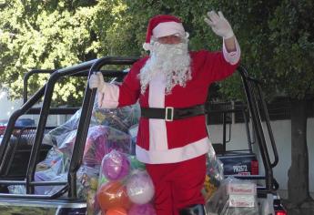 Regalan 2 mil juguetes a niños de escasos recursos en el Policlaus 2018