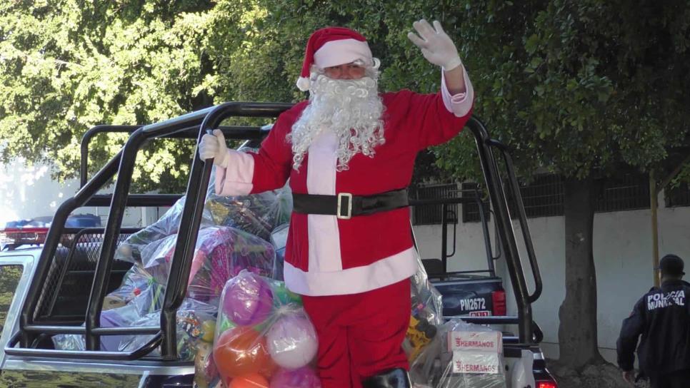 Regalan 2 mil juguetes a niños de escasos recursos en el Policlaus 2018