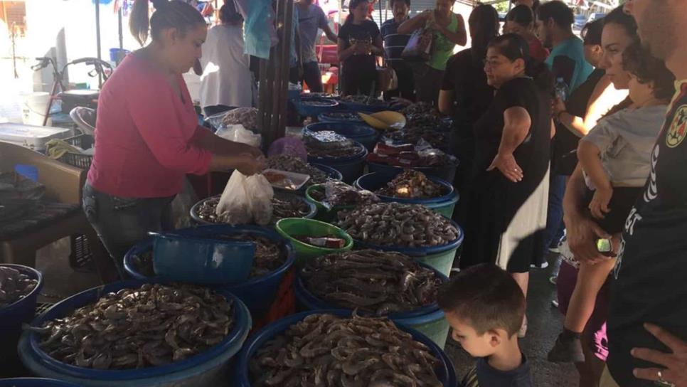 Levantan demanda de camarón las “changueras” en Mazatlán