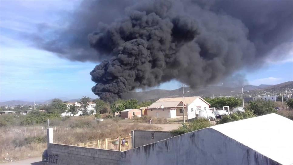 Explota supuesta bodega de huachicoleros