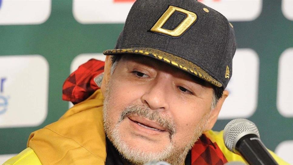 Maradona es internado de emergencia en clínica argentina