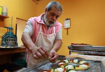 Panaderos prevén menores ventas de Rosca de Reyes este año
