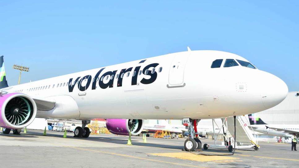 Irían de luna de miel a Tailandia pero avión de Volaris no llega a tiempo