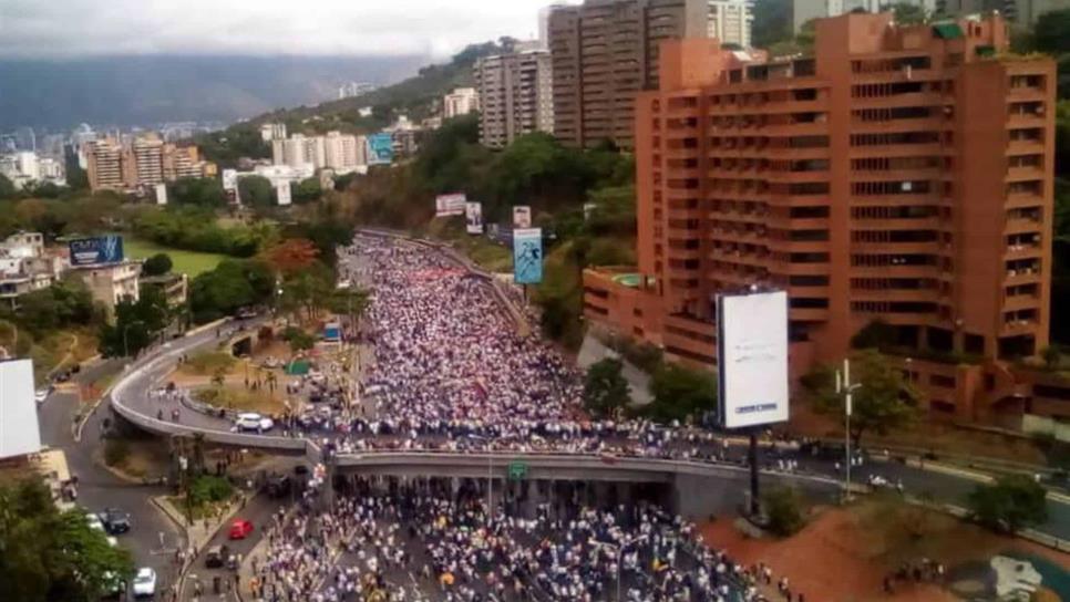 México puede ser sede para diálogo sobre crisis en Venezuela: AMLO