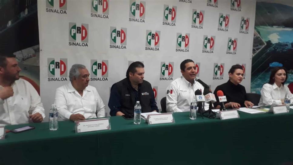 Presentan informe senador y diputados federales del PRI