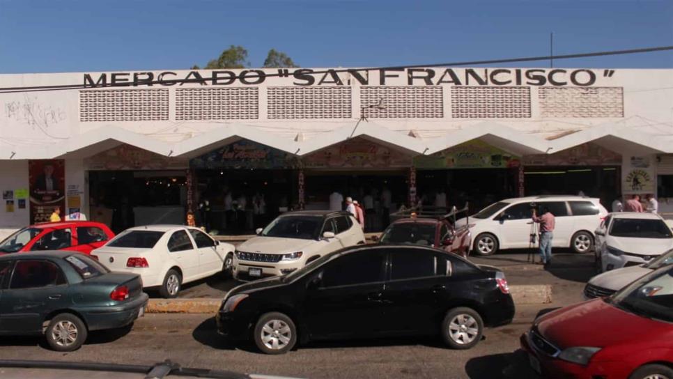 Tránsito vigilará se respete estacionamiento del mercado San Francisco