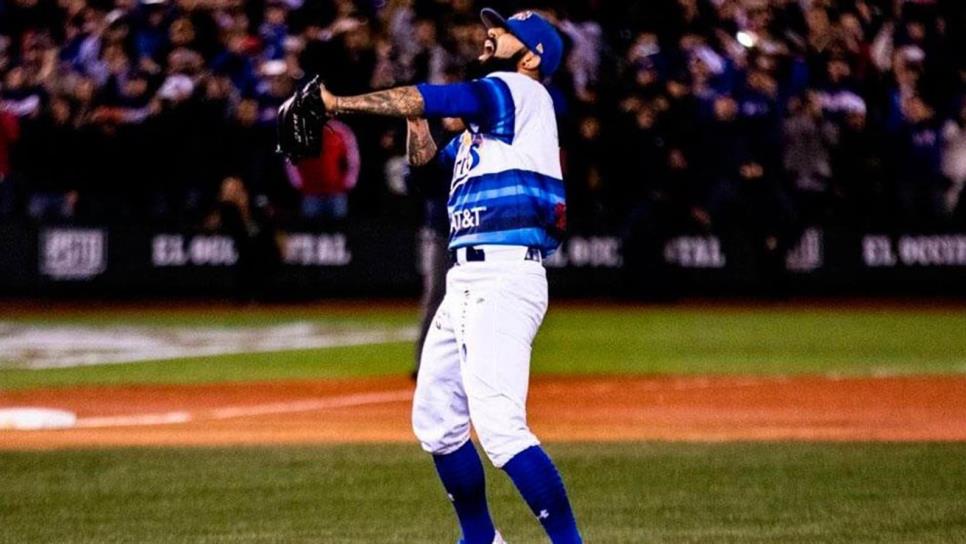 Sergio Romo firma con los Marlins