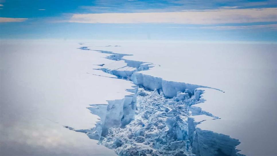 Advierten sobre futuro desprendimiento de iceberg en la Antártida