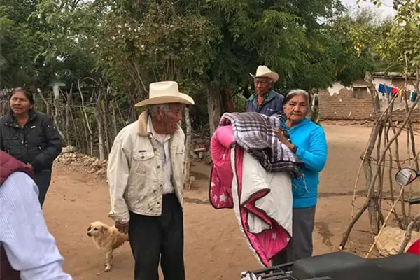 Sedesol ha entregado más de 27 mil apoyos a familias por frío Sedesol ha entregado más de 27 mil apoyos a familias por frío