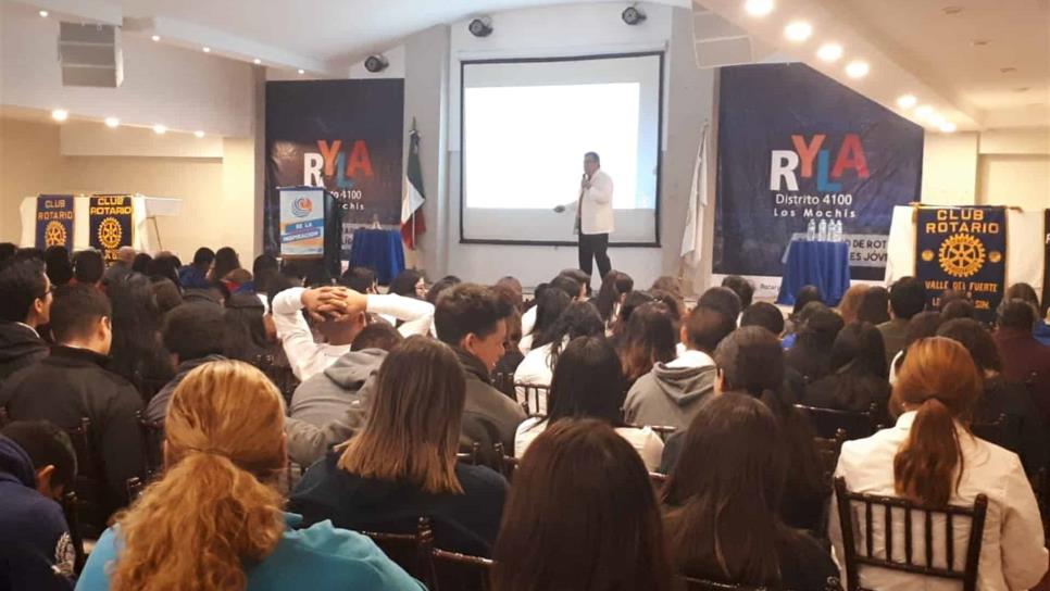 Club Rotario de Los Mochis inaugura seminario para jóvenes
