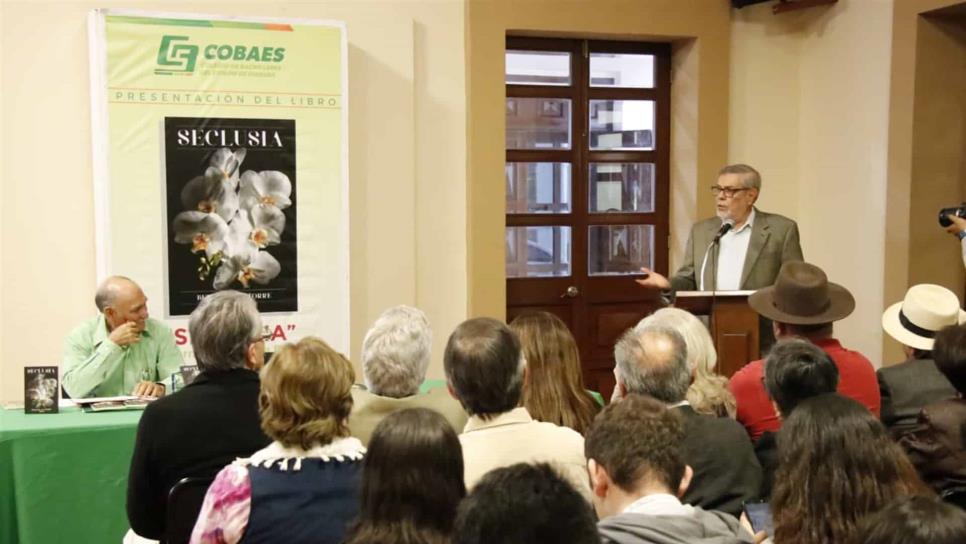 Cobaes presenta la novela “Seclusia”, de Bernabé Alatorre Ríos