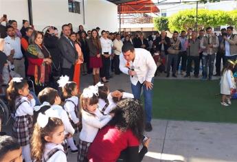 Conmemoran niños el 198 aniversario de la Bandera de México