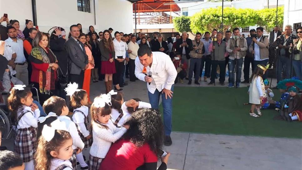 Conmemoran niños el 198 aniversario de la Bandera de México