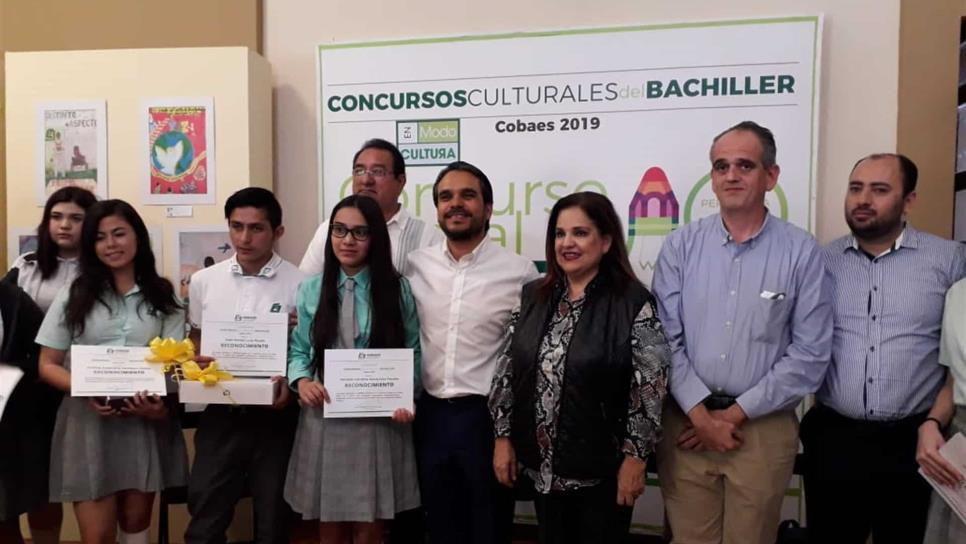 Premia Cobaes a los ganadores del concurso estatal de carteles 2019