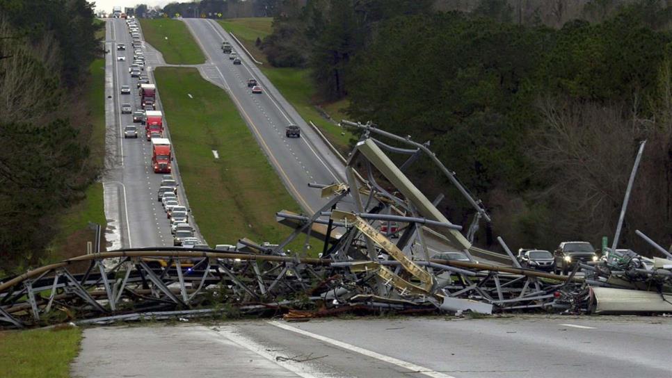 Tornados dejan 14 muertos a su paso por estados de Alabama y Georgia