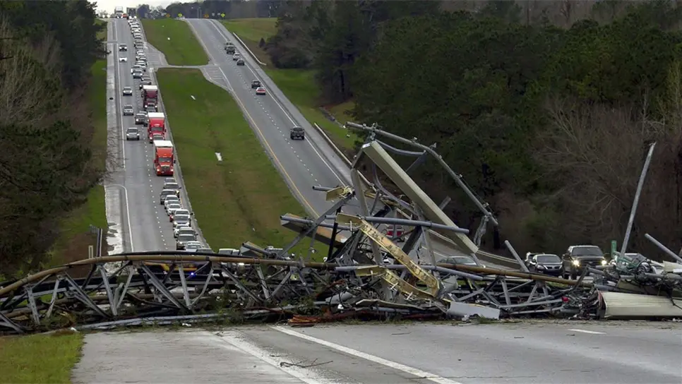 Tornados dejan 14 muertos a su paso por estados de Alabama y Georgia