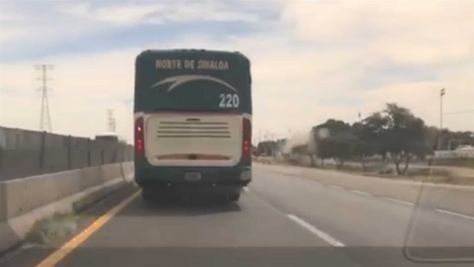 Autobús rebasa a 140 km/h en la México 15