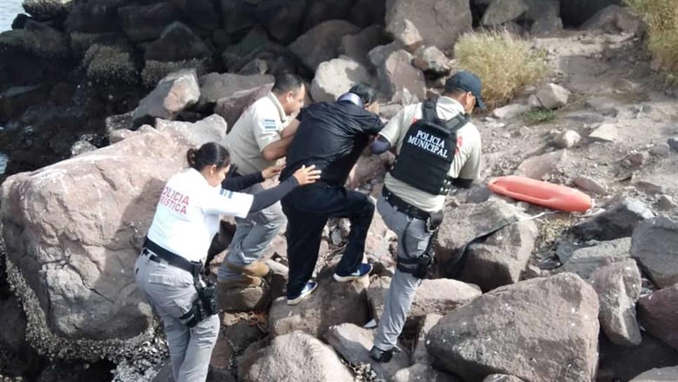 Policía turística rescata un hombre en El Maviri