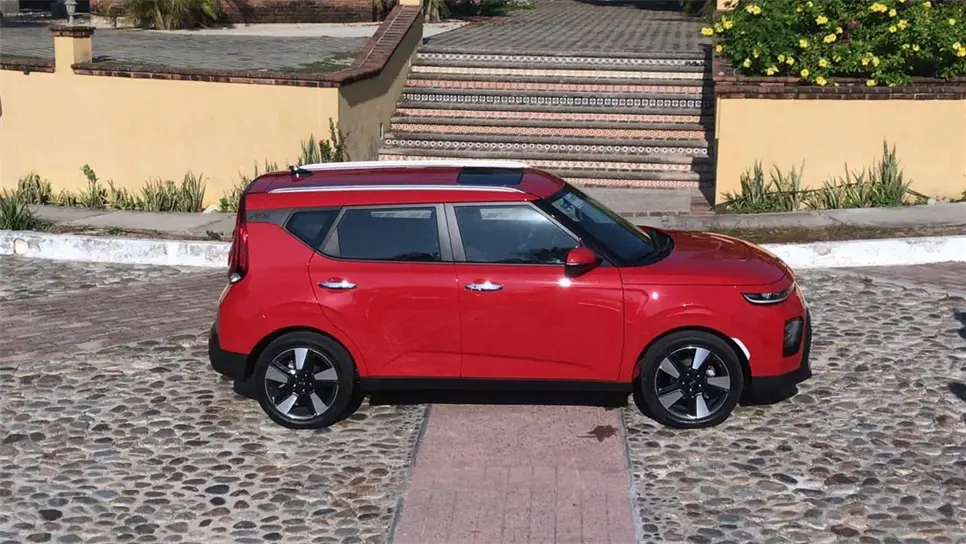 KIA Motors presenta vehículo dirigido a millennials mexicanos