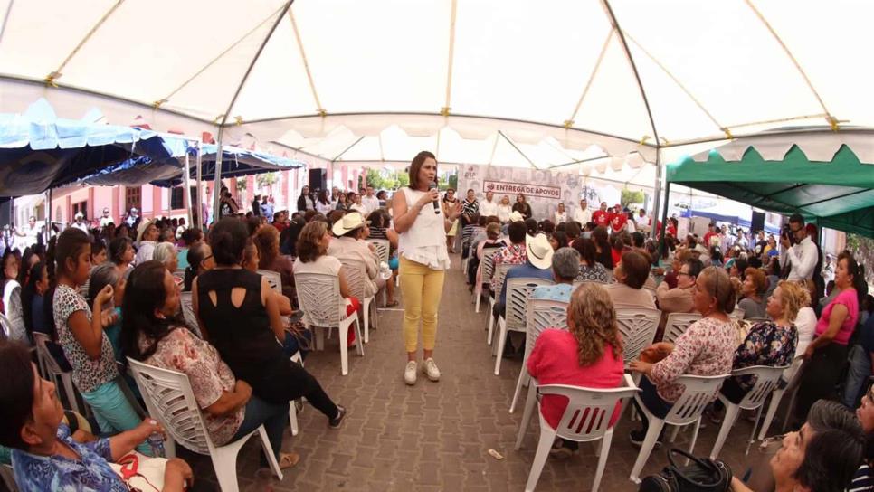 Encabeza Rosy Fuentes entrega de apoyos en San Ignacio