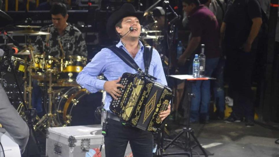 Remmy Valenzuela, Coyote, Julio Preciado y Chayín encantan en Tijuana