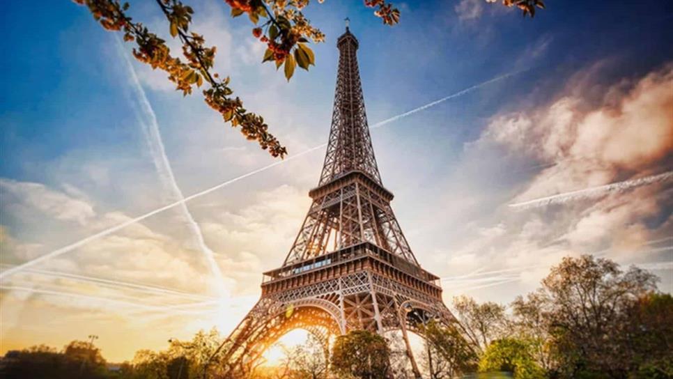 Torre Eiffel celebra 130 años de existencia