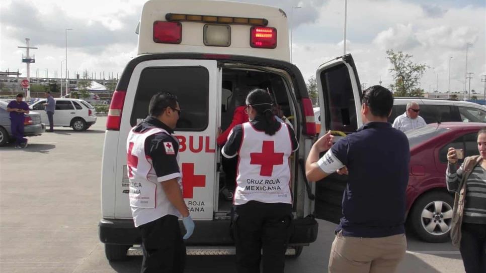 Menor se corta las venas en el baño de una plaza en Los Mochis