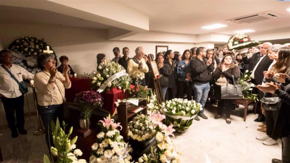 Consternación e indignación en funeral de Armando Vega Gil