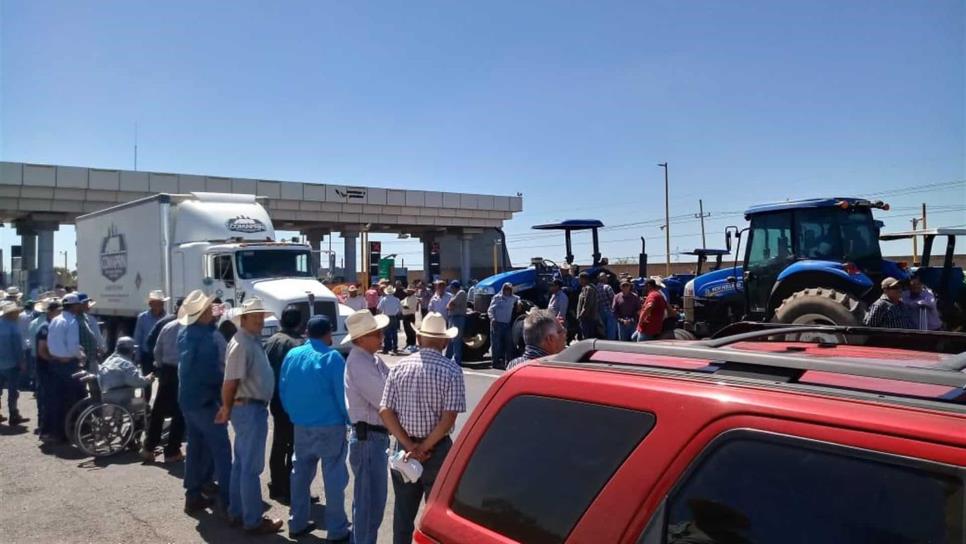 Productores se manifiestan en casetas de peaje en Sinaloa