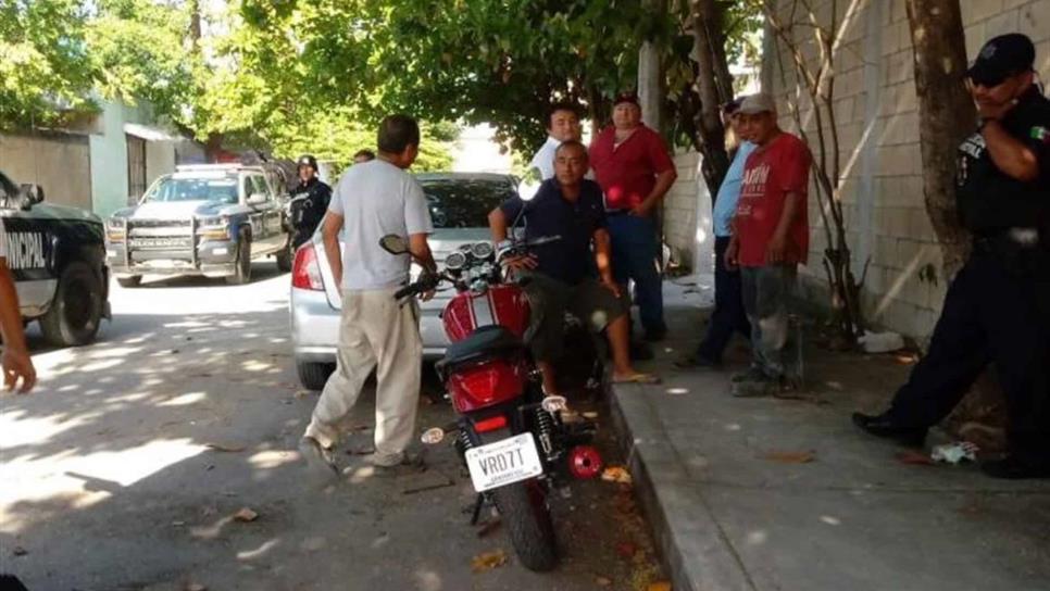 Balean a policía en intento de despojo de motocicleta