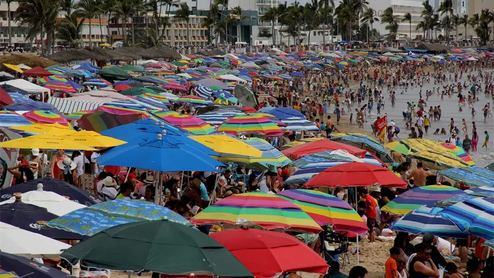 Migración pide a vacacionistas realizar a tiempo trámites para viajar