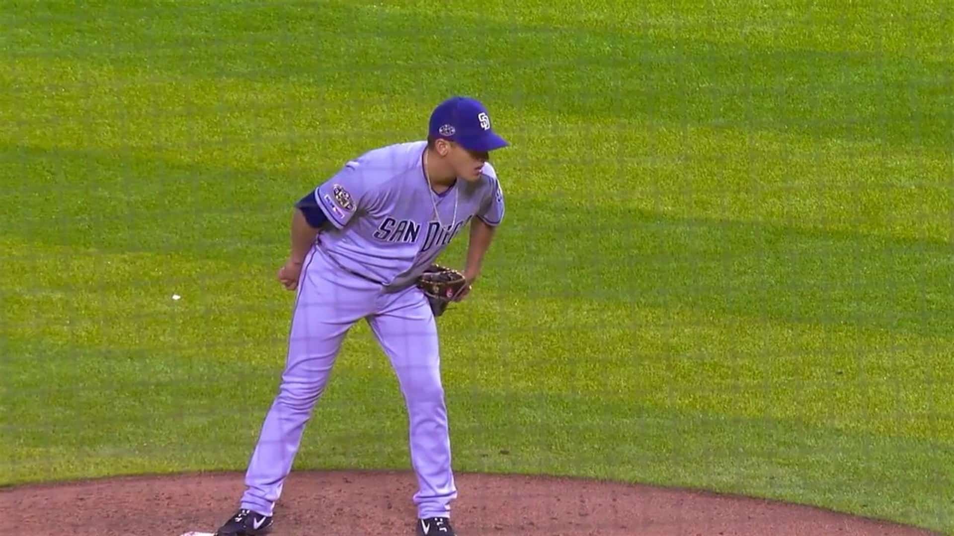 Gerardo Reyes triunfa en su debut con Padres