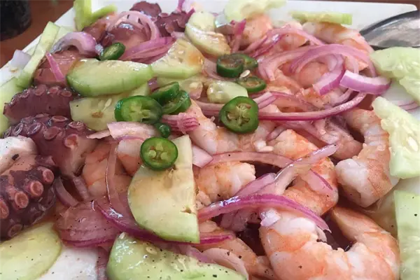 Reforzarán recorridos en restaurantes para verificar que tengan tarjeta sanitaria Reforzarán recorridos en restaurantes para verificar que tengan tarjeta sanitaria