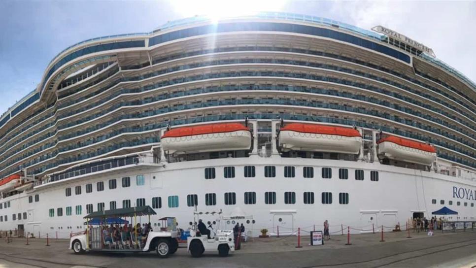 Llegan a Mazatlán cruceros Royal Princess y Carnival Splendor