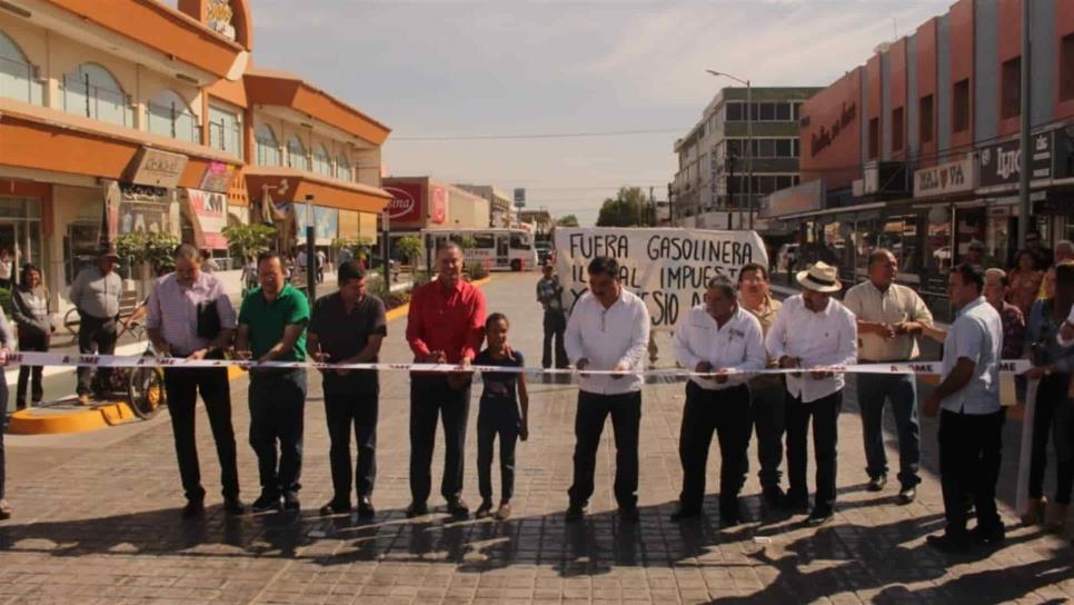 Entrega gobernador la modernización de la calle Guillermo Prieto