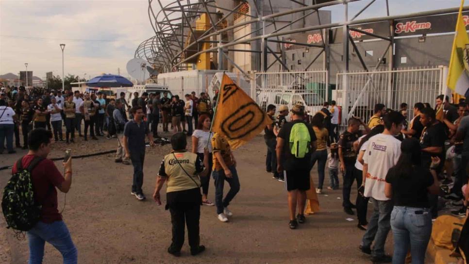 Revenden boletos en el Dorados vs San Luis