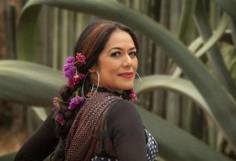 Lila Downs apoya la educación de mujeres indígenas
