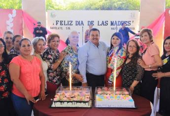 Festeja alcalde de Navolato a las mamás en su día