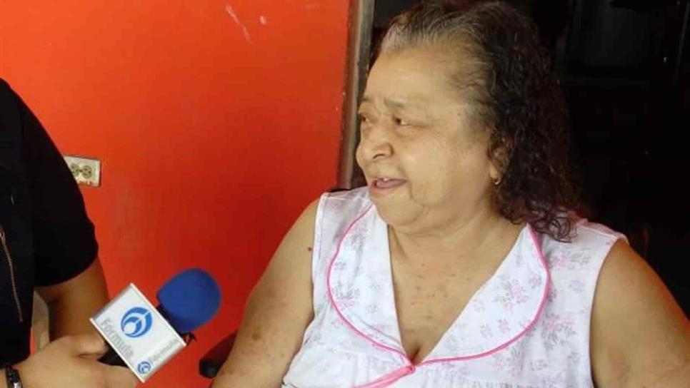 Vive doña Carmen el mejor Día de las Madres al abrazar a sus hijos