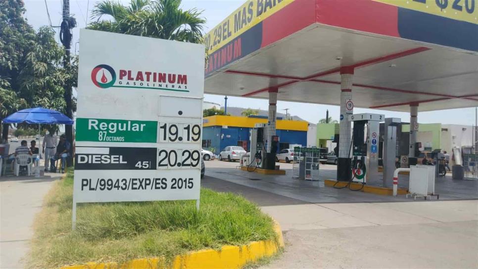 Traileros, principales clientes de gasolinera señalada por AMLO