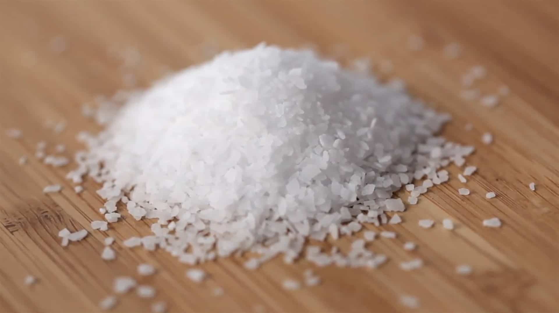 Consumo excesivo de sal y fumar detonan hipertensión arterial