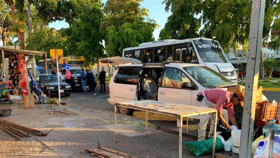 Balean a un hombre cuando instalaba su puesto en el tianguis