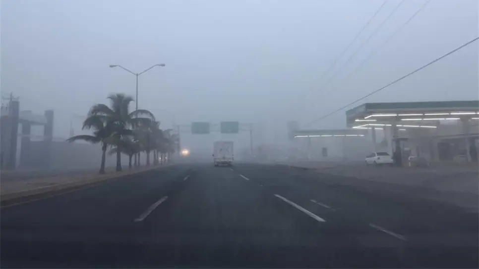 Amanece Mazatlán bajo neblina; cierran aeropuerto