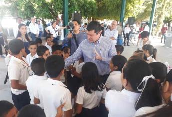 Chapman dará tour por Los Mochis a niños del ejido Dolores Hidalgo