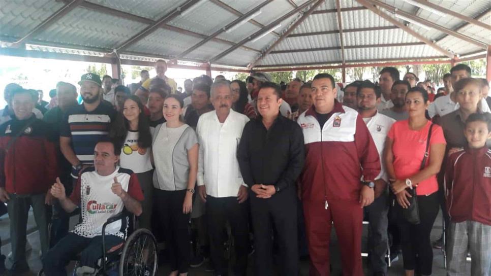Ayuntamiento de Culiacán entrega becas deportivas