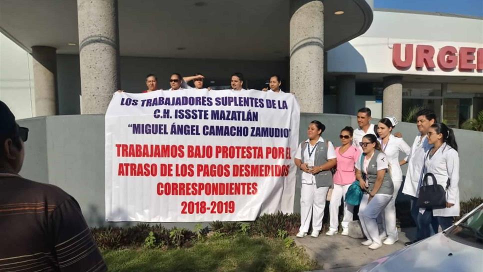 Se manifiestan trabajadores del ISSSTE en Mazatlán